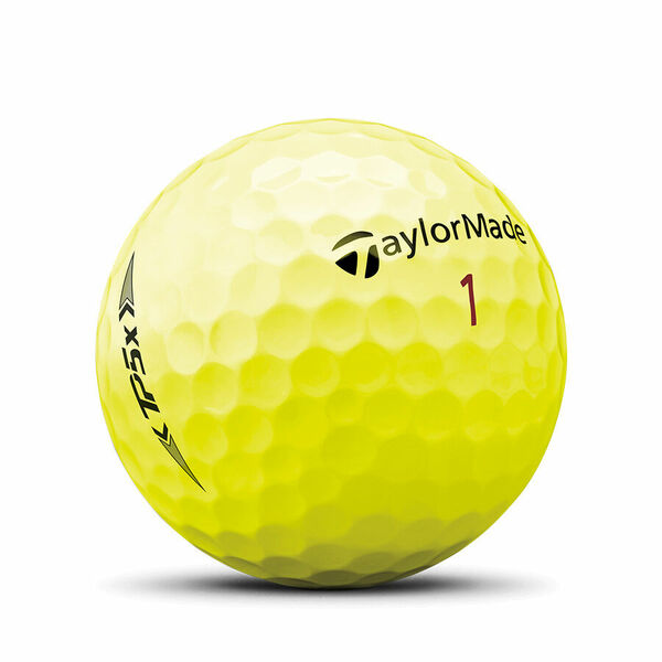 Gele Taylormade TP5x golfballen met logo, het logo van Taylormade afgebeeld op de bal