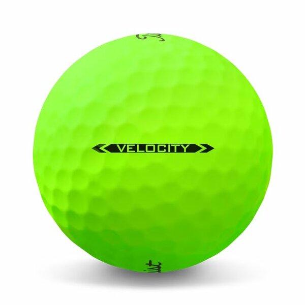 Groene Titleist Velocity golfballen met logo, het lijntje op de Titleist golfbal